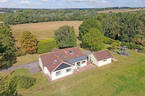 4 bedroom detached bungalow for sale, Chelmsford Road, Dunmow