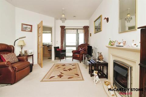 1 bedroom apartment for sale, Eversley Court, Dane Road, Seaford, East Sussex BN25 1FF