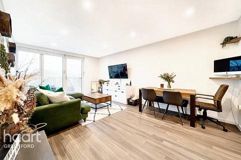 2 bedroom apartment for sale, Corbert Gardens, London