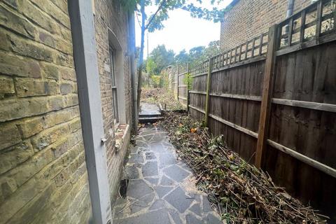 192 Albyn Road, London, SE8 4JQ