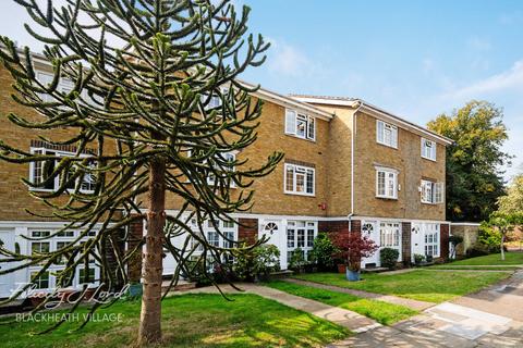 3 bedroom townhouse for sale, Kenilworth Gardens, London