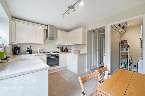 3 bedroom townhouse for sale, Kenilworth Gardens, London