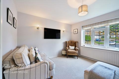 3 bedroom townhouse for sale, Kenilworth Gardens, London