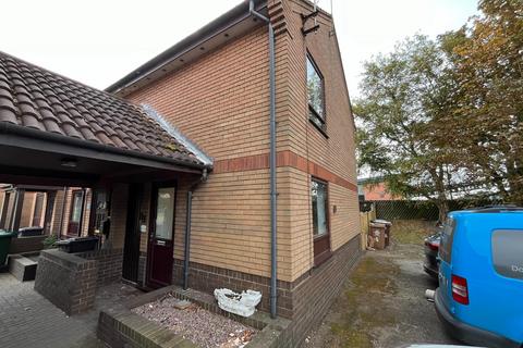 2 bedroom end of terrace house to rent, Willow Court, Swadlincote, DE11