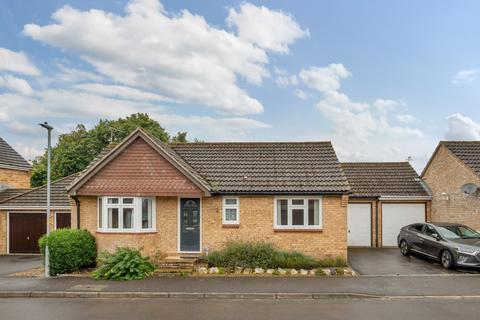 2 bedroom bungalow for sale, Haygrove Close, Warminster, BA12