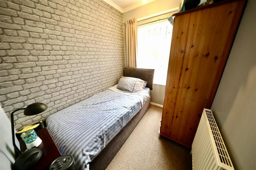 302 Bricknell   Bed 3.jpg