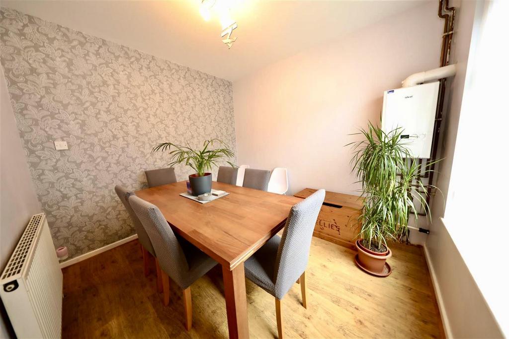 302 Bricknell - Dining 2.jpg
