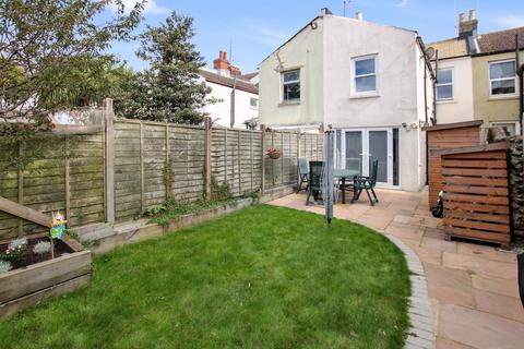 3 bedroom terraced house for sale, Clifton Road, Worthing BN11 4DP