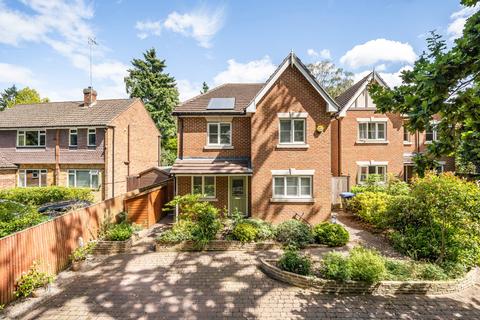 5 bedroom detached house for sale, Hermitage Road, Woking GU21