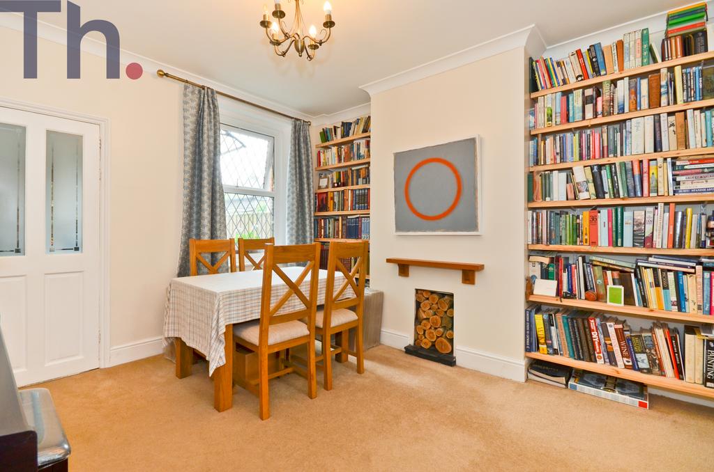 Dining Room (2).JPG