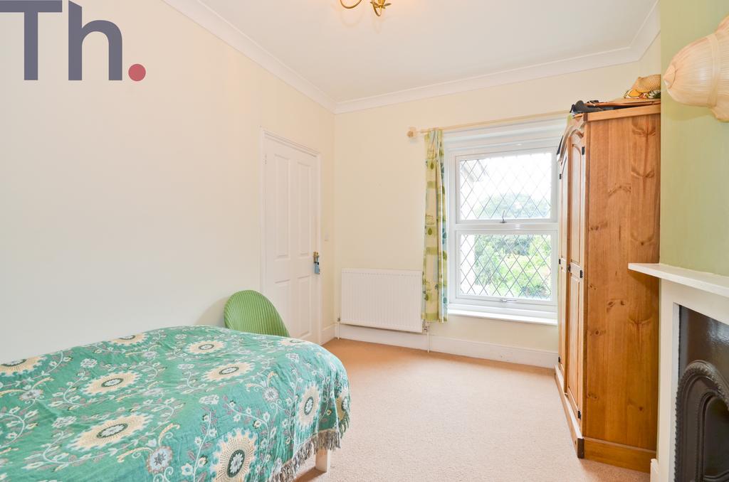 Bedroom 2.JPG