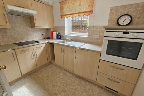 1 bedroom retirement property for sale, Windsor Way, Aldershot