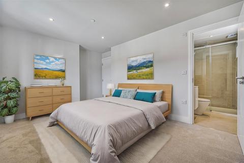 3 bedroom apartment for sale, City Road, Truro