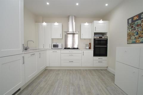 2 bedroom apartment for sale, St. Martins Street, Wallingford