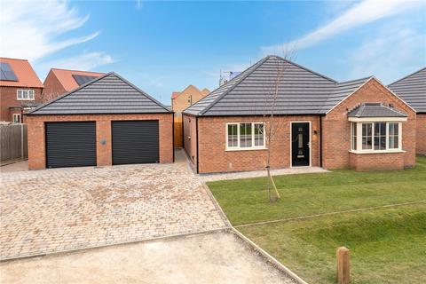 2 bedroom bungalow for sale, Flaxwell Fields, Lincoln Road, Ruskington, Sleaford, NG34