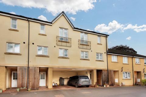 4 bedroom terraced house to rent, Cole Close, Malmesbury, SN16