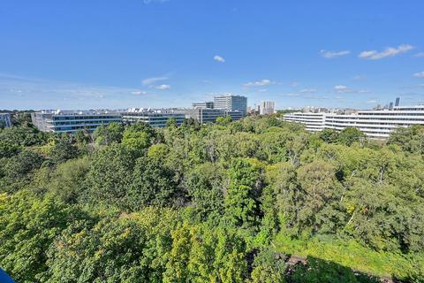 2 bedroom flat for sale, Chiswick High Road, Chiswick, London, W4