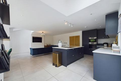 Russet House Wrexham Road, Chester, CH4 7QQ