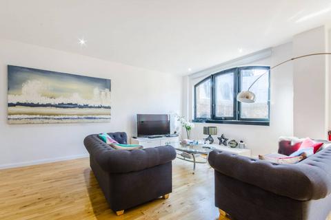 2 bedroom flat to rent, Clink Street, London Bridge, London, SE1