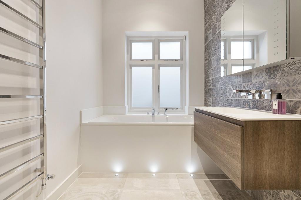 Guest Bathroon
