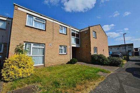 1 bedroom maisonette for sale, Sandown Road, Slough