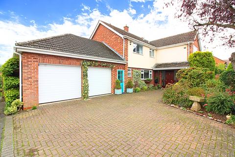 5 bedroom detached house for sale, Manor Gardens, Pershore WR10