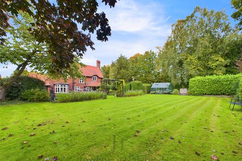 3 bedroom detached house for sale, Hillside Road, Cheshire WA6