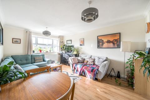 6a John Russell Close, Guildford, GU2 9YF
