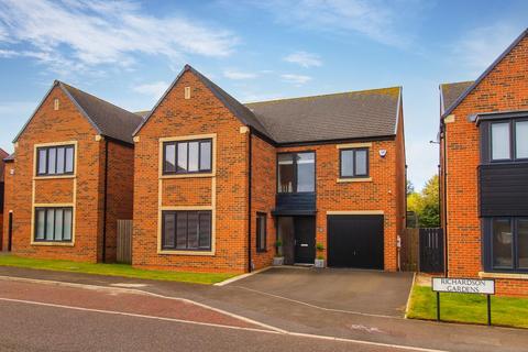 4 bedroom detached house for sale, Richardson Gardens, Shiremoor, Newcastle Upon Tyne