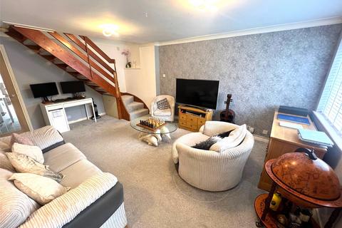 2 bedroom semi-detached house to rent, Kimpton Close, Lee-On-The-Solent, Hampshire, PO13