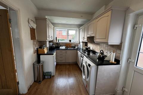 3 bedroom house to rent, Edison Road, Eccles