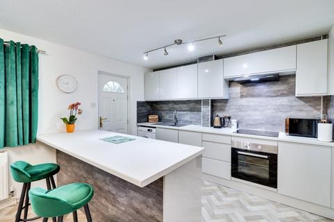 35 Addingham Gardens, Leeds, LS12 3TJ