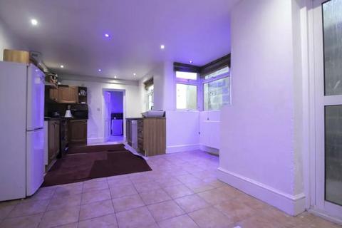 6 bedroom terraced house for sale, High Street North, London E12