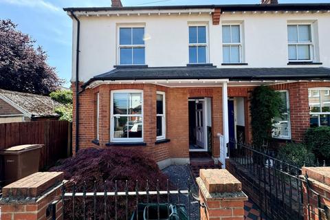 4 bedroom semi-detached house to rent, Rothesay Avenue, Chelmsford, CM2