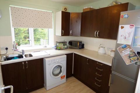 3 bedroom flat for sale, Wellstone Garth, Leeds LS13