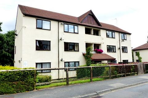 3 bedroom flat for sale, Wellstone Garth, Leeds LS13