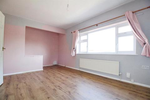 3 bedroom house to rent, Camborne Drive, Nottingham