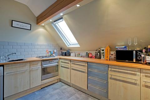 2 bedroom flat for sale, Parish Ghyll Road, Ilkley, West Yorkshire, LS29