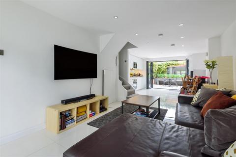 2 bedroom end of terrace house for sale, Kew Foot Road, Richmond