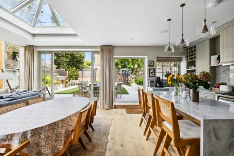 5 bedroom end of terrace house for sale, Aldbourne Road, London, W12