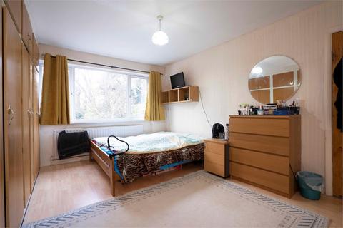 3 bedroom semi-detached house for sale, Pinner View, Harrow HA1