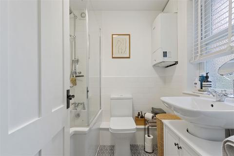 9 Lion Lane, Haslemere, GU27 1JF