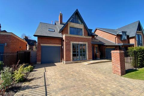 4 bedroom detached house for sale, Bloomesbury Avenue, Didsbury M20