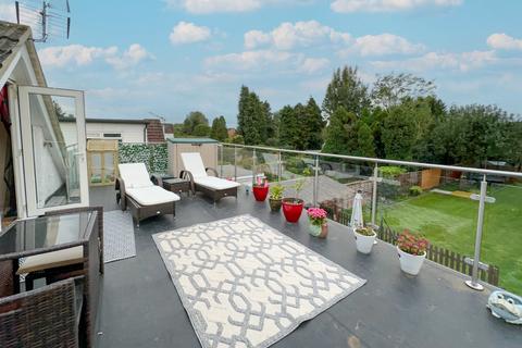 110 Staines Road, Wraysbury, Staines, TW19 5AH