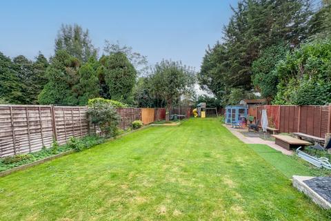 110 Staines Road, Wraysbury, Staines, TW19 5AH