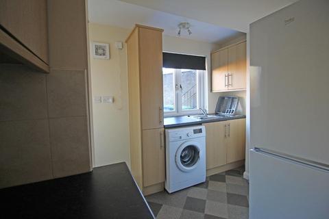 2 bedroom flat to rent, Upper Mill Street, Tillicoultry, FK13