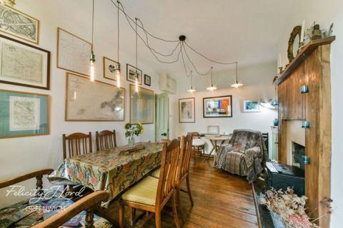 16a Langdale Road, London, SE10 8UA