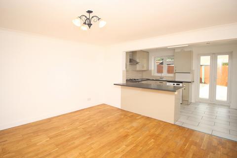 3 bedroom terraced house to rent, Sutton Lane, Hounslow, TW3