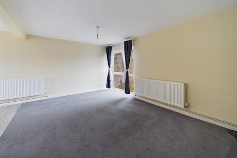 3 bedroom terraced house to rent, Maple Close, Raf Lakenheath, IP27