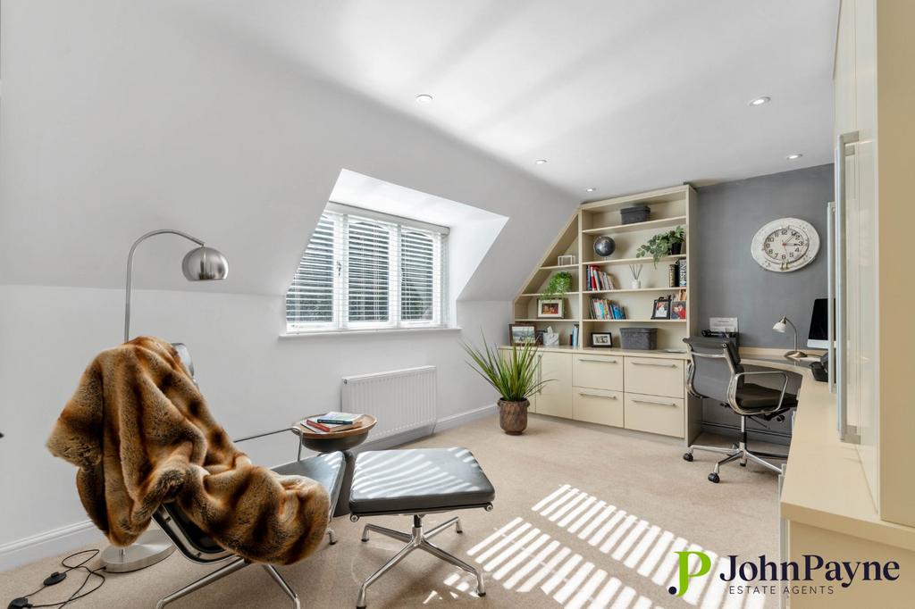 Double Bedroom/Study